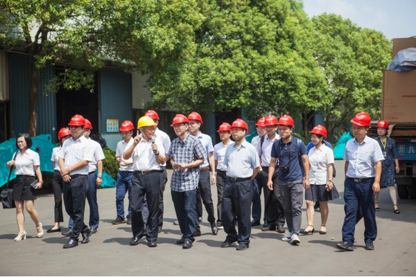 商務(wù)部合作司劉民強(qiáng)副司長一行調(diào)研山河智能